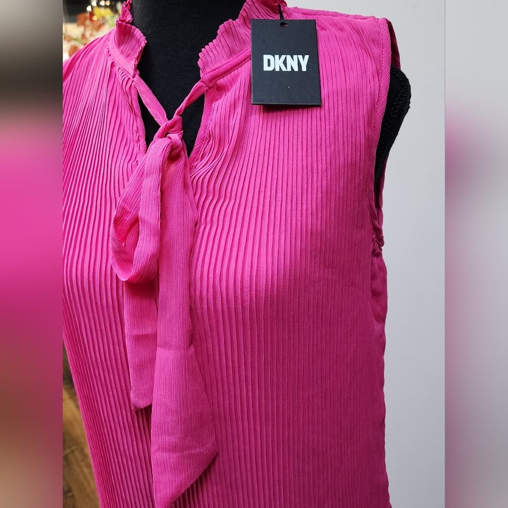 DKNY NWT Beautiful Pink Dress Size 4